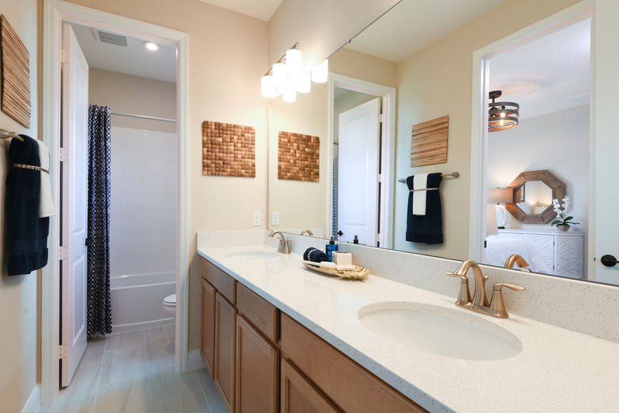 Representative furnished interior of a home built from the Radcliff by Beazer Homes in Vintner Reserve, Clermont (Image 4).