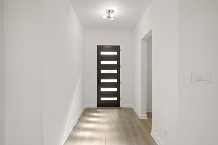 Spacious, unfurnished interior of a new home in Ridgepoint, Midlothian (Image 17).