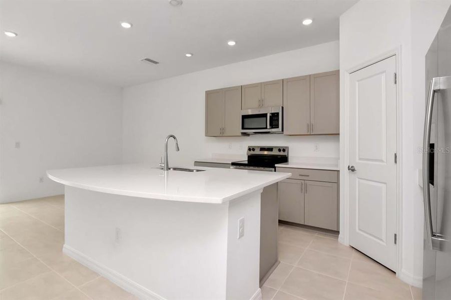 Furnished interior view inside a new home in , Wesley Chapel (Image 11).