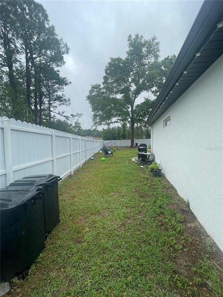 Exterior details and patio area of a home in , Ocala (Image 9).