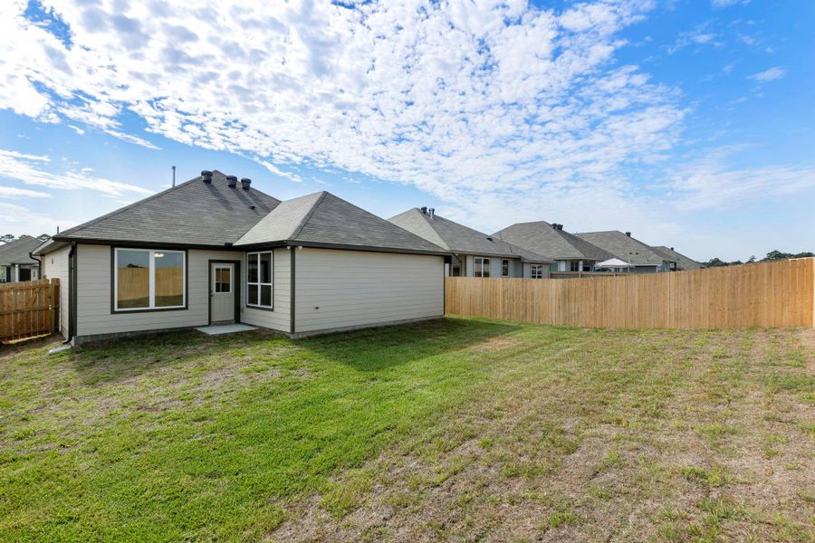Exterior details and patio area of a home in Sterling Ridge, Huntsville (Image 22). Exterior details and patio area of a home in Sterling Ridge, Huntsville (Image 22).