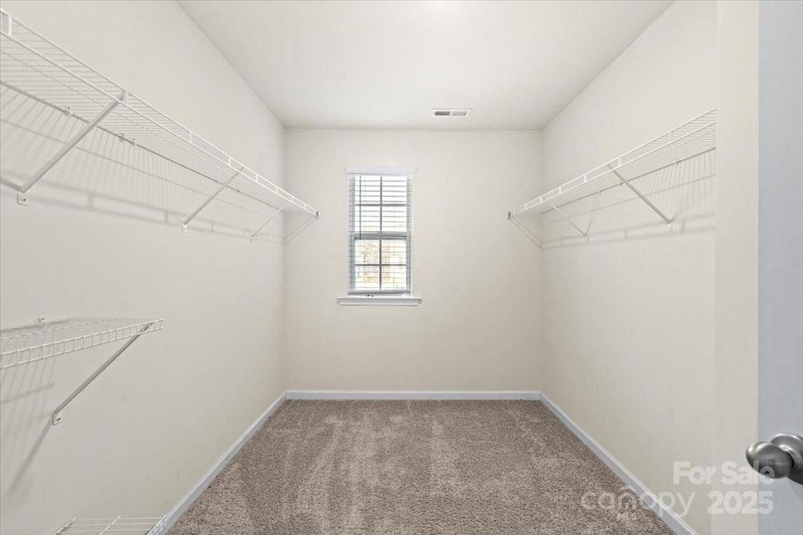 Spacious, unfurnished interior of a new home in , York (Image 18).