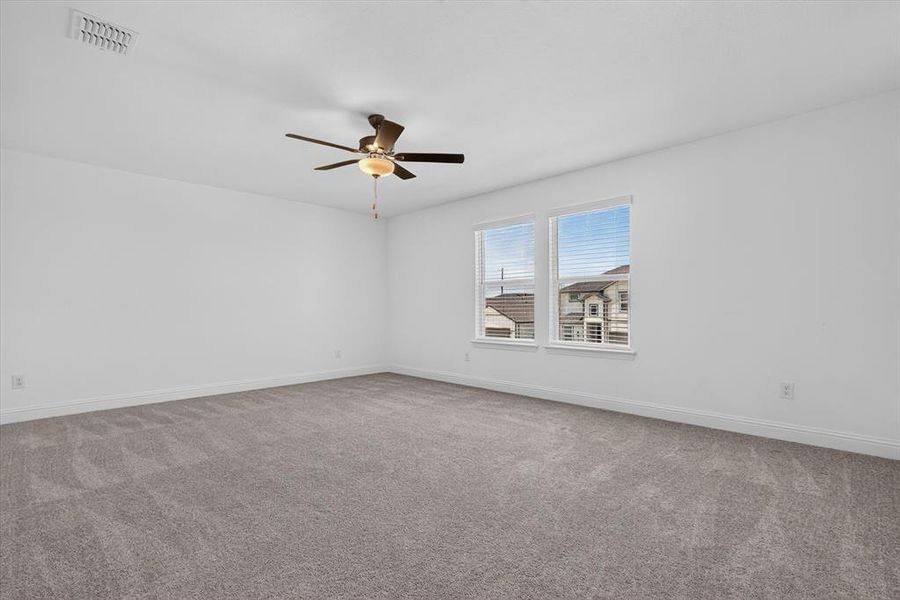 Spacious, unfurnished interior of a new home in Madero 50s, Fort Worth (Image 13). Spacious, unfurnished interior of a new home in Madero 50s, Fort Worth (Image 13).