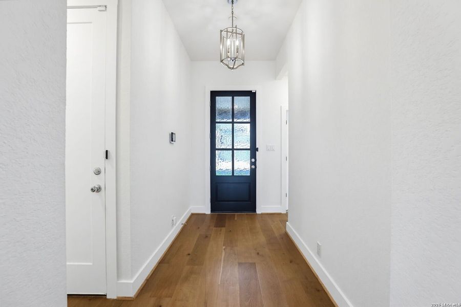 Spacious, unfurnished interior of a new home in Alsatian Oaks, Castroville (Image 17).