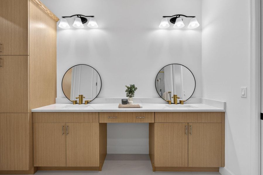 Master Bedroom Bathroom