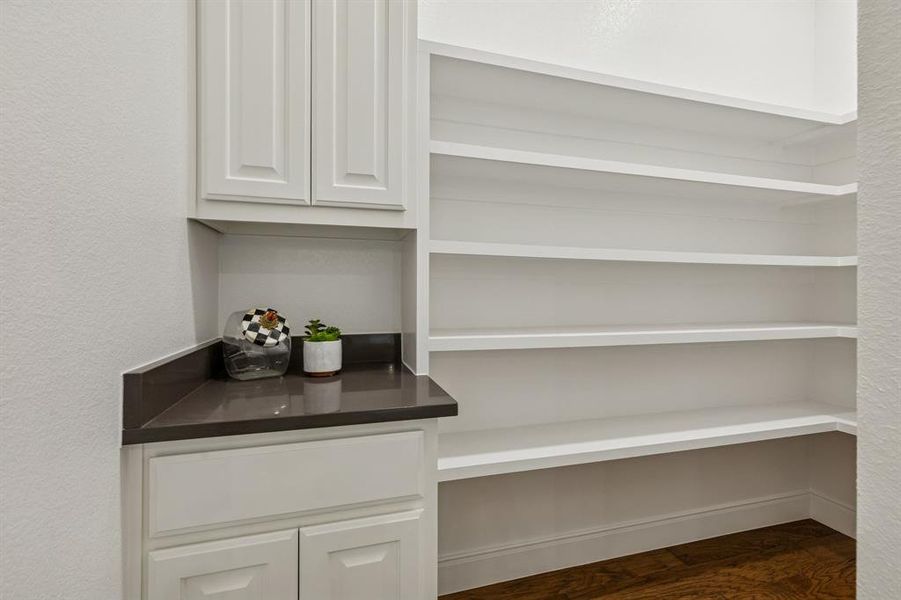 Close-up of interior finishes inside a home in , Granbury (Image 14).