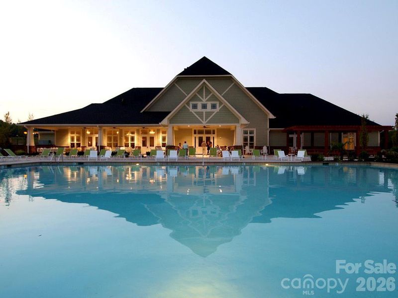 Community amenities in Bailey's Glen, Huntersville (Image 36).