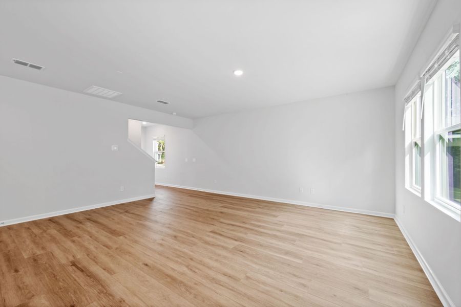 Spacious, unfurnished interior of a new home in Grand Arbor, Blythewood (Image 16).