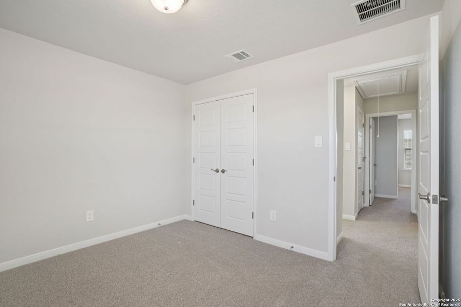 Spacious, unfurnished interior of a new home in Carmel Ranch, Schertz (Image 40). Spacious, unfurnished interior of a new home in Carmel Ranch, Schertz (Image 40).