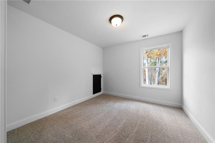 Spacious, unfurnished interior of a new home in , Dallas (Image 30).