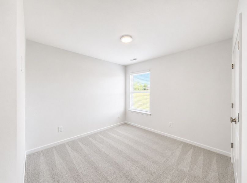 Spacious, unfurnished interior of a new home in Wheatfield, Shelbyville (Image 19).