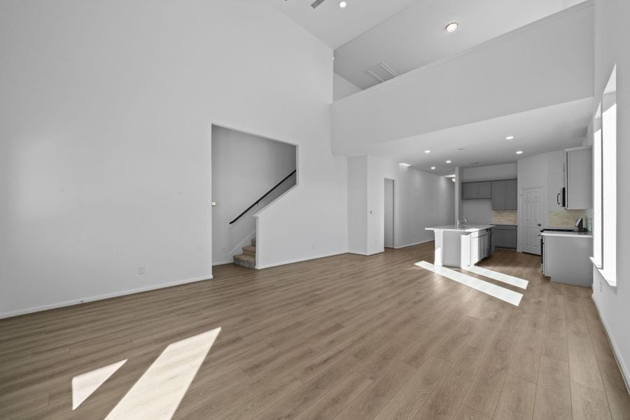 This home boasts a spacious open concept layout that combines the best of modern design and comfort for everyday living. This home boasts a spacious open concept layout that combines the best of modern design and comfort for everyday living.