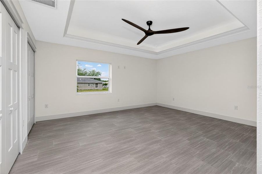 Spacious, unfurnished interior of a new home in , Punta Gorda (Image 24).