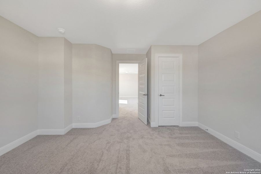 Spacious, unfurnished interior of a new home in Davis Ranch 50', San Antonio (Image 45).