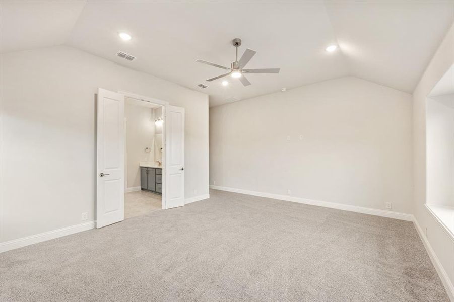 Spacious, unfurnished interior of a new home in Ridgepoint, Midlothian (Image 28).