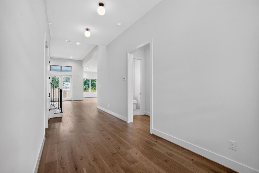 Spacious, unfurnished interior of a new home in , Houston (Image 47).
