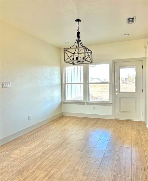 Spacious, unfurnished interior of a new home in , Weatherford (Image 12).