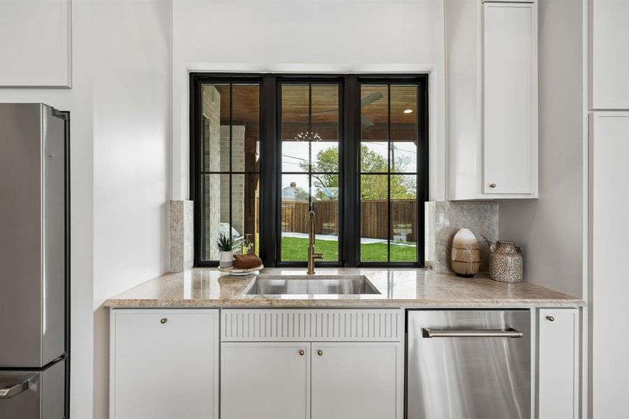 Furnished interior view inside a new home in , Dallas (Image 15).