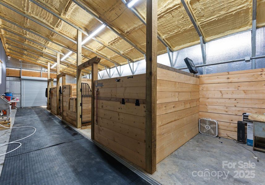 3 Barn Stalls 3 Barn Stalls
