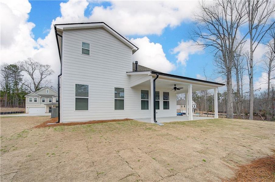 Exterior details and patio area of a home in Hamilton Lakes, Lawrenceville (Image 4).