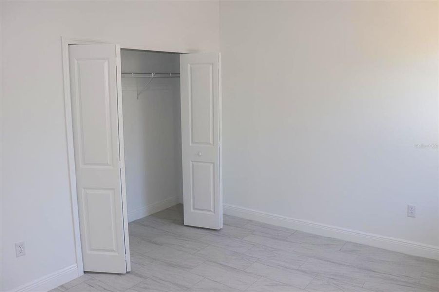 Spacious, unfurnished interior of a new home in , Citrus Springs (Image 31).