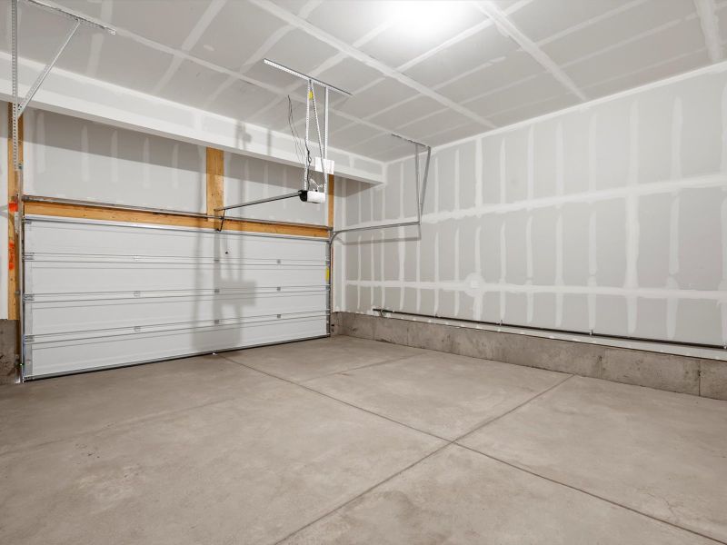 Spacious, unfurnished interior of a new home in Lake Bluff, Greeley (Image 11). Spacious, unfurnished interior of a new home in Lake Bluff, Greeley (Image 11).