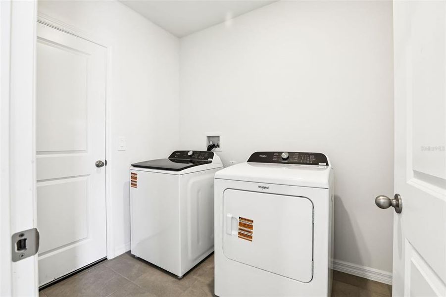 Close-up of interior finishes inside a home in Benton Hills - Classic Series, Brooksville (Image 16).