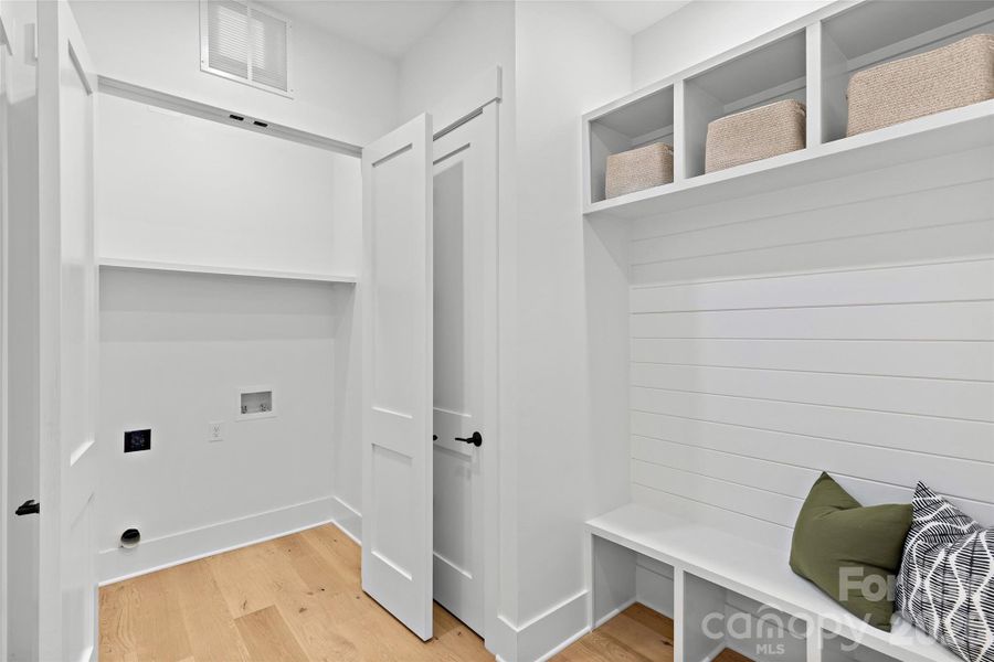Spacious, unfurnished interior of a new home in , Charlotte (Image 25).