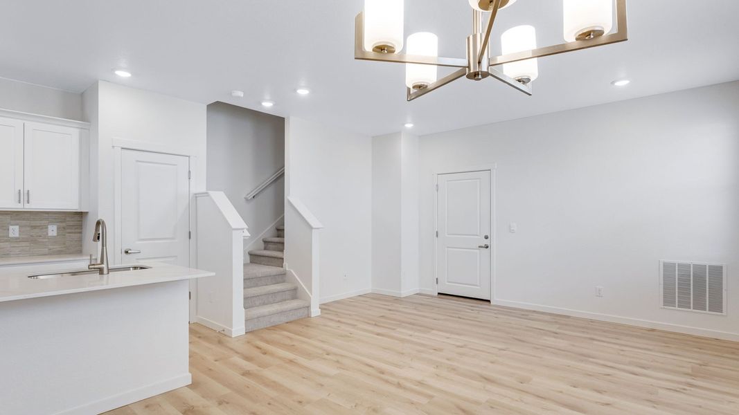 Spacious, unfurnished interior of a new home in Horizon Uptown, Aurora (Image 8).