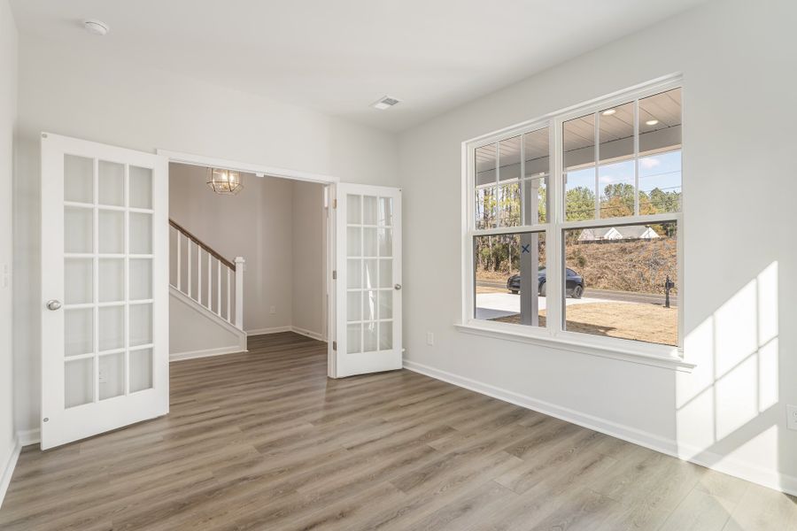 Spacious, unfurnished interior of a new home in Landing at Pine Lake, Anderson (Image 17).