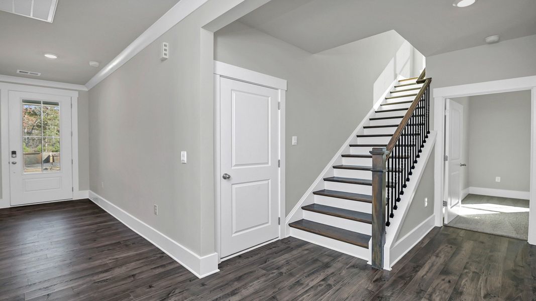 Spacious, unfurnished interior of a new home in Livingston Woods, Irmo (Image 37).