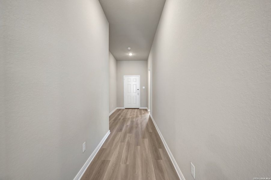 Spacious, unfurnished interior of a new home in Greenspoint Heights, Seguin (Image 27).