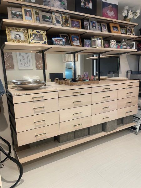 Close-up of interior finishes inside a home in Alina Residences, Boca Raton (Image 17).