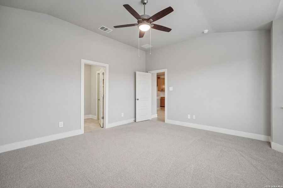 Spacious, unfurnished interior of a new home in Estancia Ranch - Premier Series, San Antonio (Image 42).