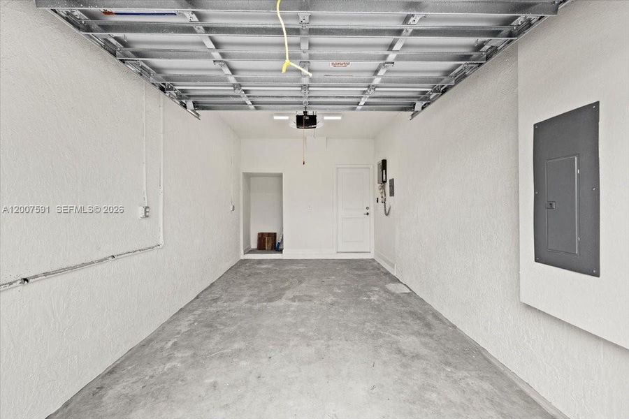 Spacious, unfurnished interior of a new home in , Homestead (Image 30).