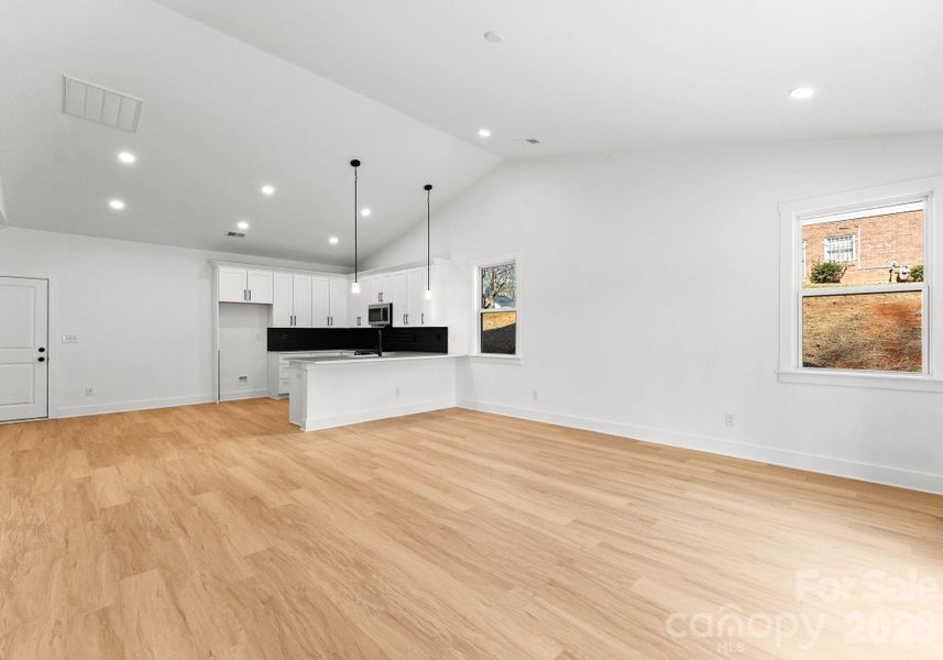 Spacious, unfurnished interior of a new home in , Shelby (Image 16).