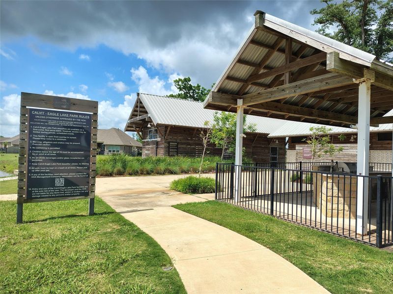 Community amenities in Woodshore, Clute (Image 25).