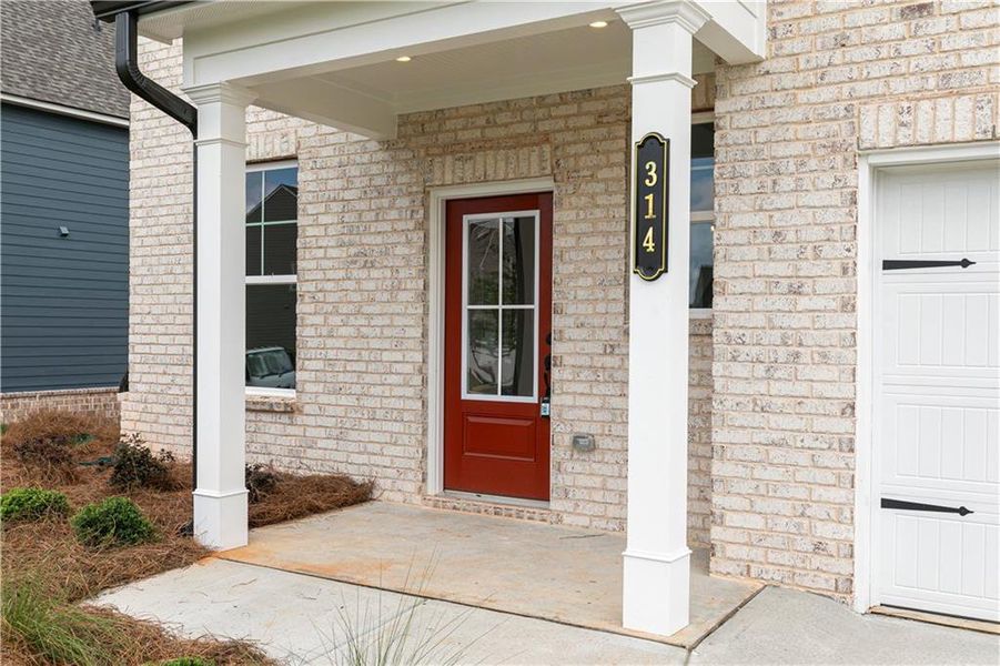 Exterior details and patio area of a home in Rhodes Glen, Lawrenceville (Image 4).