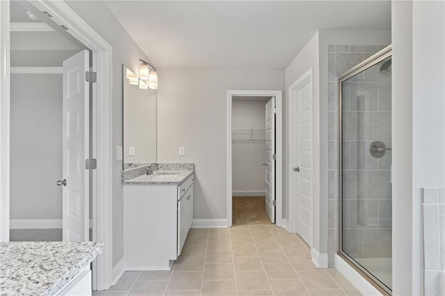Furnished interior view inside a new home in Stratford Square, Lawrenceville (Image 7).