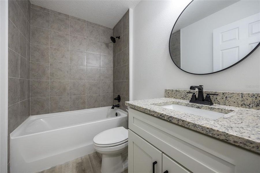 Furnished interior view inside a new home in , Ocklawaha (Image 10).