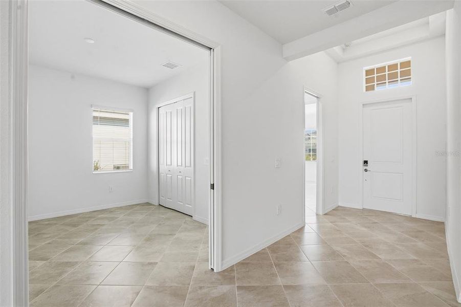 Spacious, unfurnished interior of a new home in Wellen Park Golf & Country Club, Venice (Image 13).