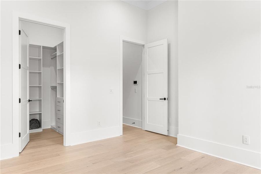 Spacious, unfurnished interior of a new home in , St. Petersburg (Image 20).