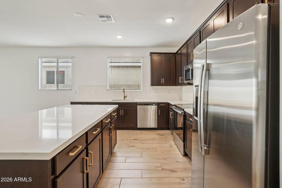 10-web-or-mls-W Camden Ave-S0301-010