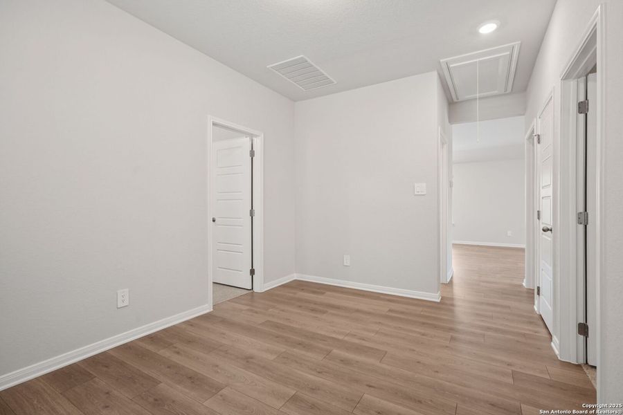 Spacious, unfurnished interior of a new home in Royal Crest, San Antonio (Image 20). Spacious, unfurnished interior of a new home in Royal Crest, San Antonio (Image 20).