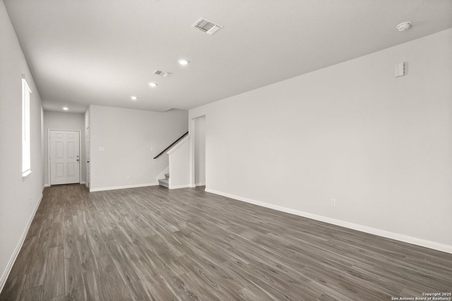 Spacious, unfurnished interior of a new home in Melissa Ranch, San Antonio (Image 20). Spacious, unfurnished interior of a new home in Melissa Ranch, San Antonio (Image 20).