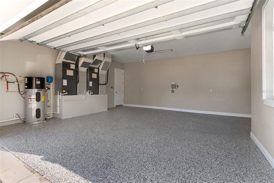 Spacious, unfurnished interior of a new home in , Ocala (Image 42).