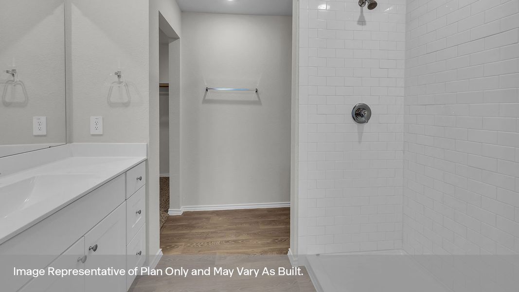 Furnished interior view inside a new home in Ladera, Luling (Image 13).