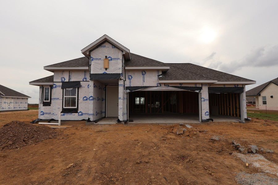 One story home with 3 beds, 2 baths, and 3 car garage