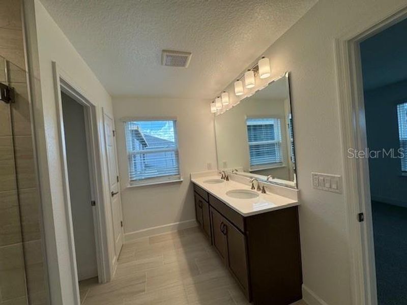 Furnished interior view inside a new home in Harrell Oaks, Orlando (Image 5).