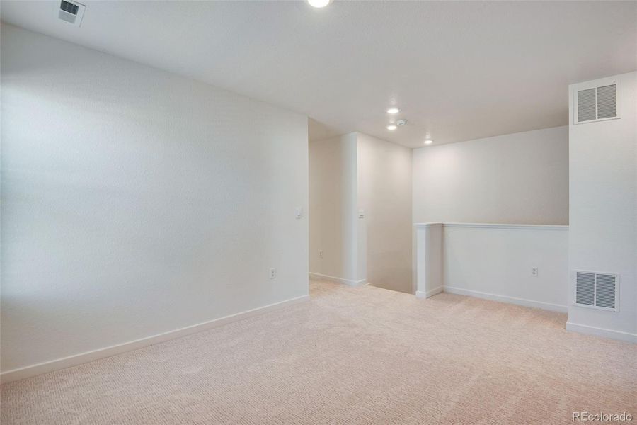 Spacious, unfurnished interior of a new home in Horizon Uptown, Aurora (Image 24). Spacious, unfurnished interior of a new home in Horizon Uptown, Aurora (Image 24).